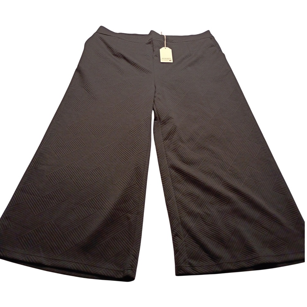 Jodifl Los Angeles Black Geometric Women's Wide Leg Cropped Pants Plus Size 3X